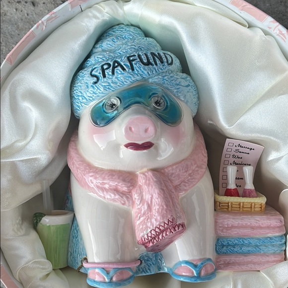 “Spa fund” piggybank - Picture 1 of 3